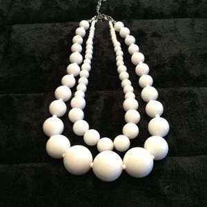 Vtg white necklaces & dual strand turquoise strand