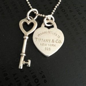 Tiffany & Co. Keys Heart Key pendant