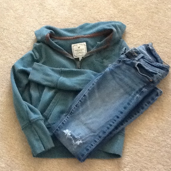 ❌SOLD❌Teal half zip AE hoodie
