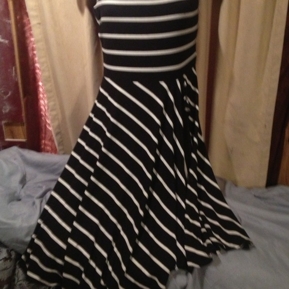 Classy black and white Anne Taylor dress