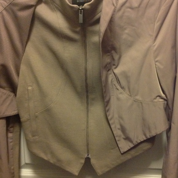 ππHOST PICKππBCBG (Sm)Asymmetric style jacket. - Picture 2 of 4