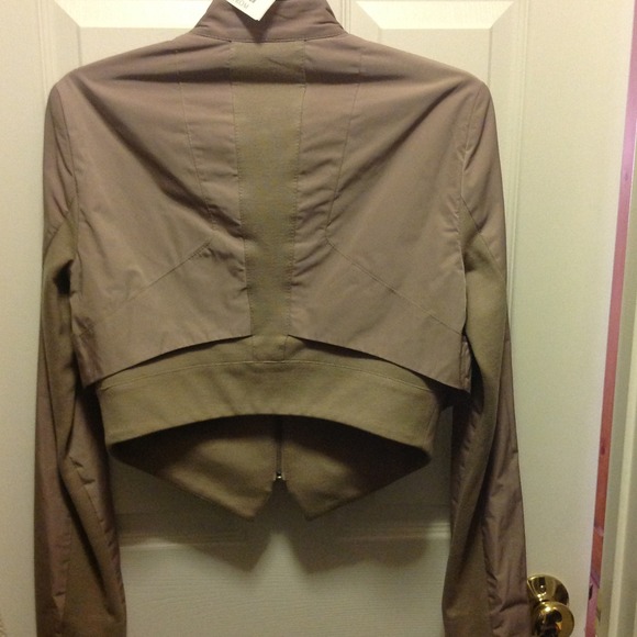 ππHOST PICKππBCBG (Sm)Asymmetric style jacket. - Picture 3 of 4