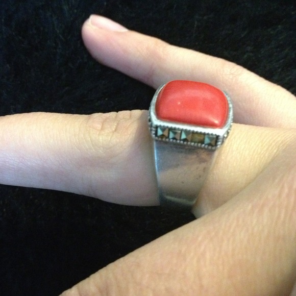 Red rectangle ring - Picture 3 of 3