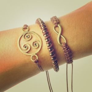 Three pieces bracelet set
