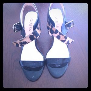 Hot leopard print guess shoes!