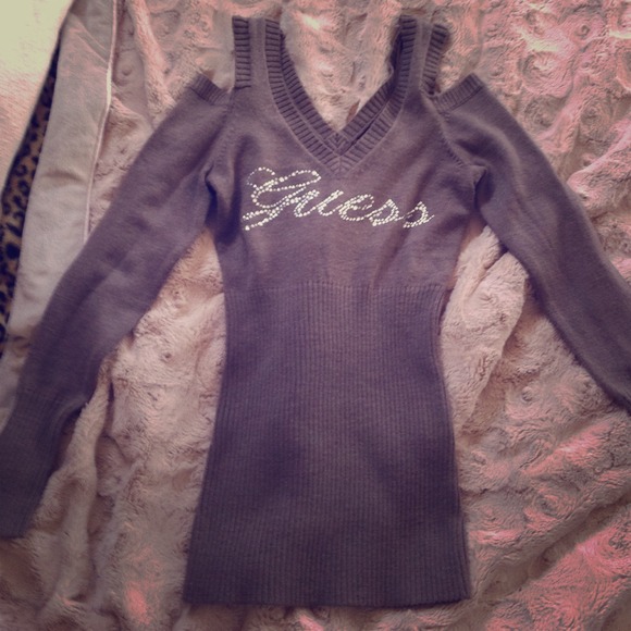 Guess cold shoulder brown sweater!