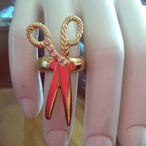 Gold scissors ring w rhinestones !
