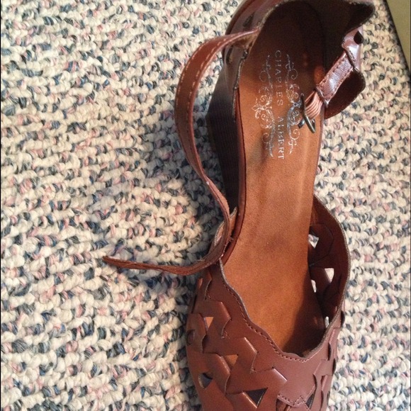 👠SOLD!👠 - Picture 2 of 3