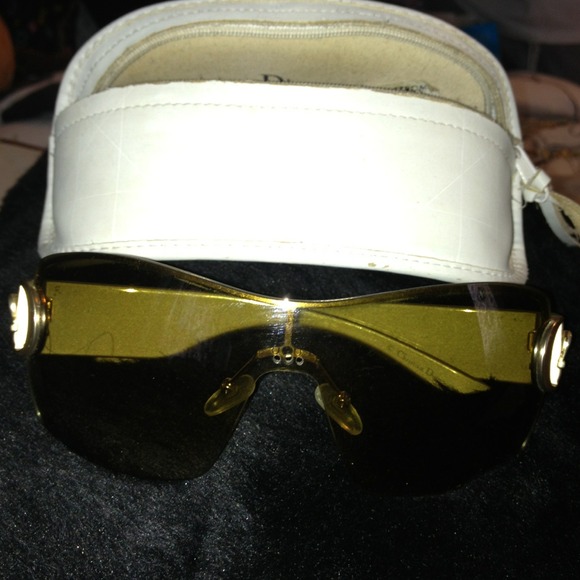 Dior Accessories - AUTHENTIC Dior brown sunglasses.