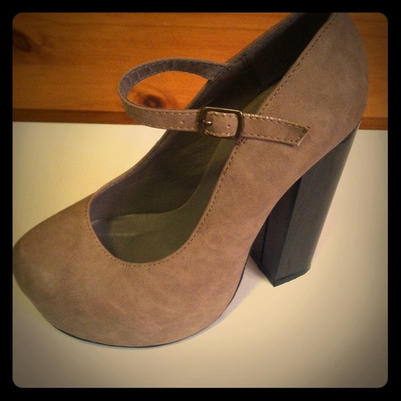 5 1/2 Vintage Pump