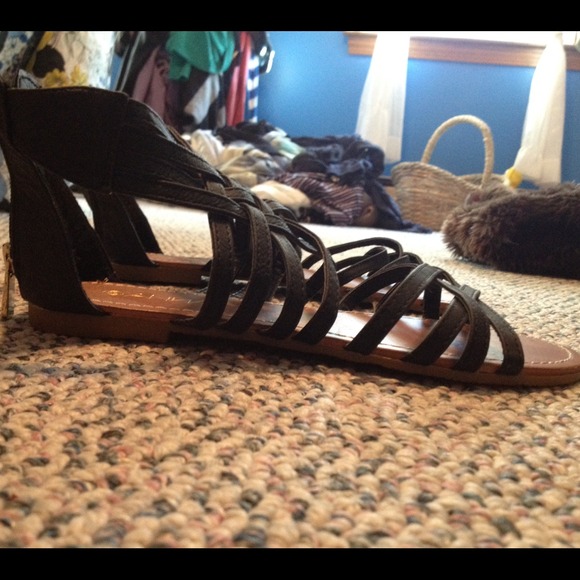 👠SOLD!👠 - Picture 2 of 4
