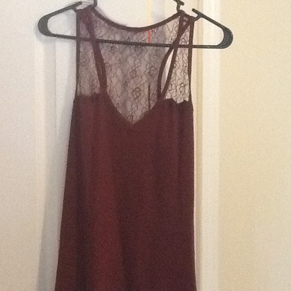 ***Bundled*** Guess tank top with lace