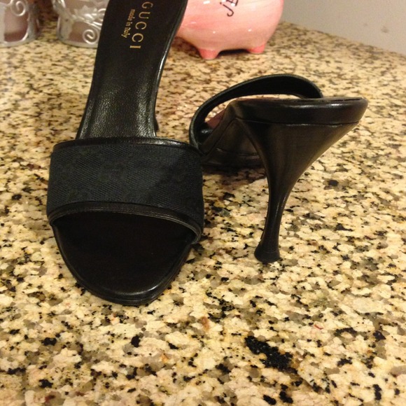 ❣SOLD on Tradesy❣Authentic Gucci heels - Picture 3 of 4