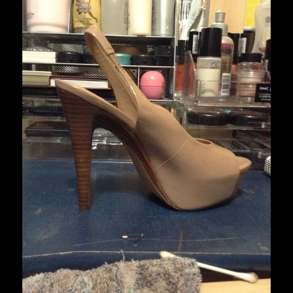 Jessica Simpson  - Picture 3 of 3