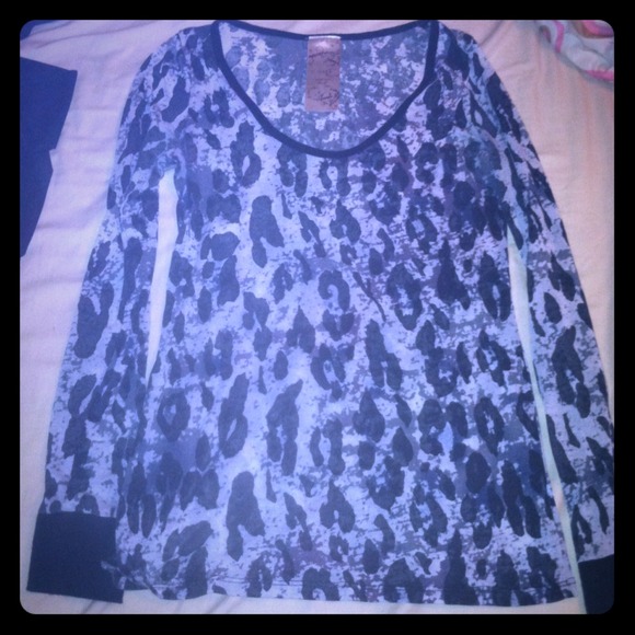 ❌Selling❌ sheer top from the buckle💜 - Picture 1 of 1