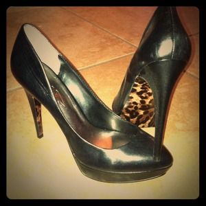 Black Guess heels