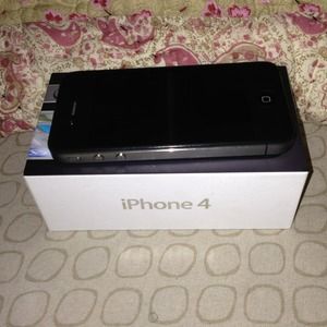 Black Factory Unlocked iPhone 4 GSM model