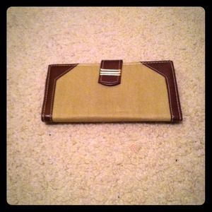 Wallet for loose change and bills