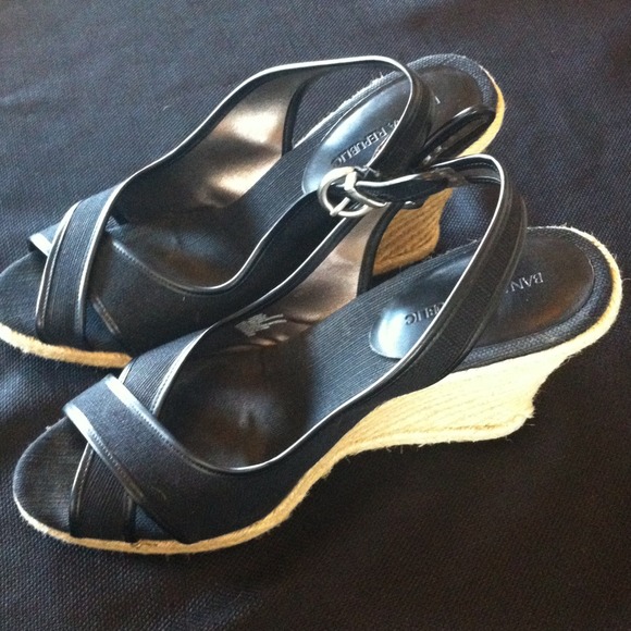 🌀🌀SOLD 🌀🌀Banana Republic sling/wedge shoes