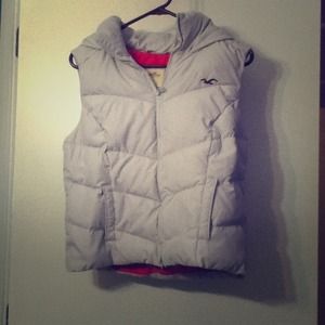 Grey puffy vest from Hollister