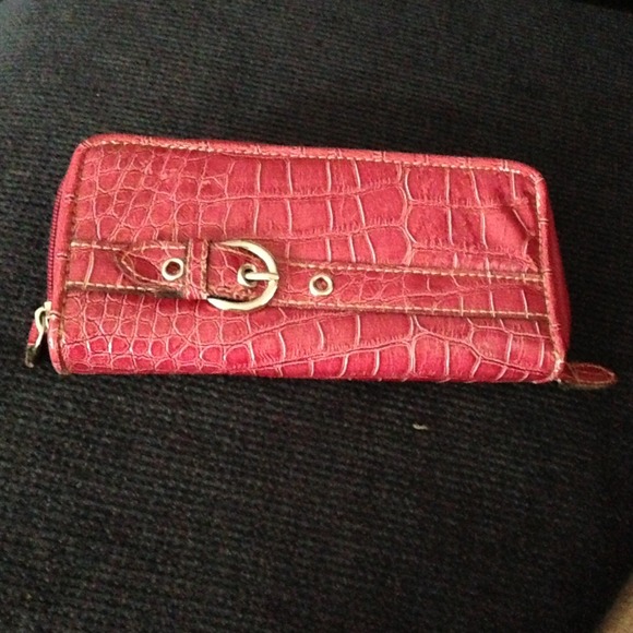🚫🚫SOLD🚫🚫Pink croc wallet