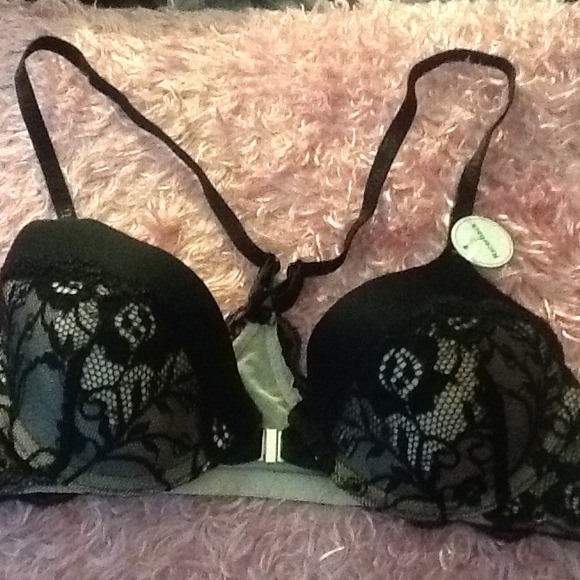 ✋TRADED--IZOD Racer back Bra