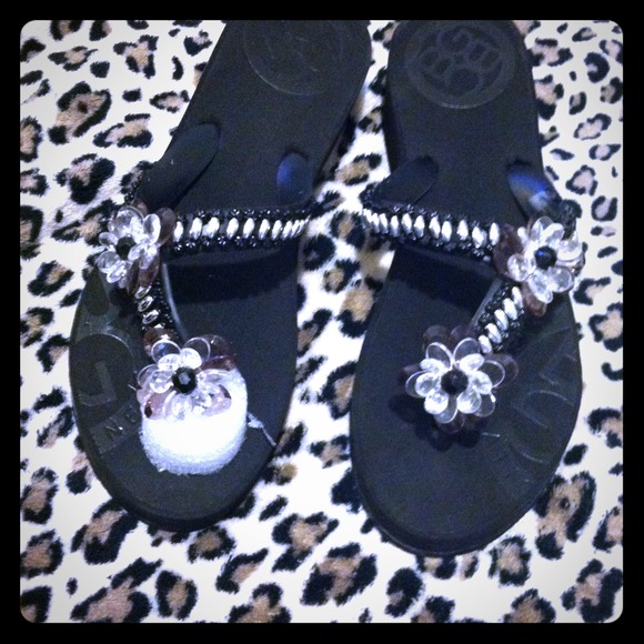 TRADE w/ @cherribomb80 BCBG generation flip flops