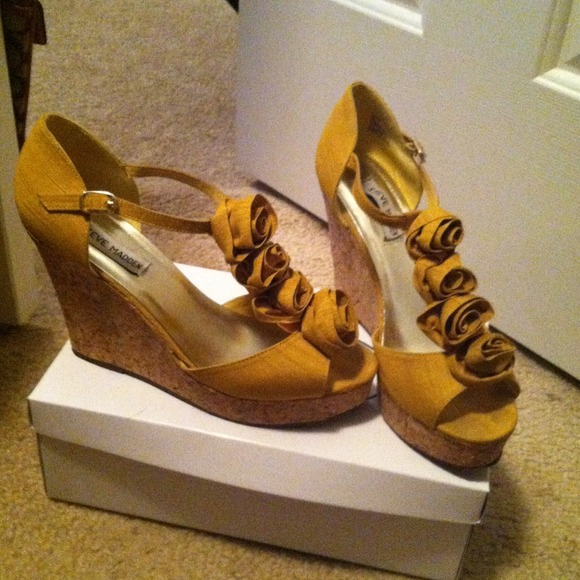 Yellow, rose bud, sandals.