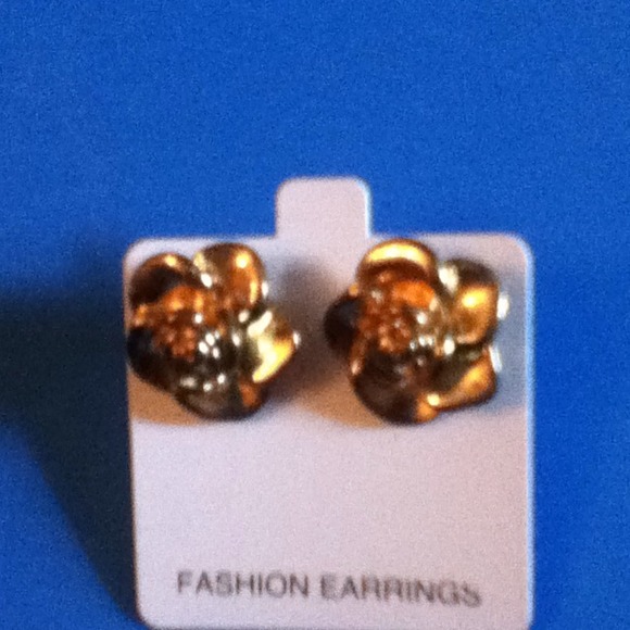 Gold Flower Earrings