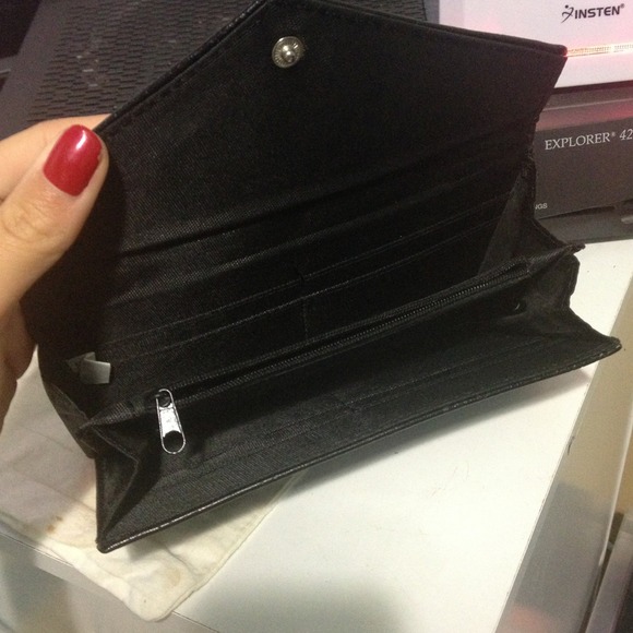 Black wallet - Picture 2 of 4