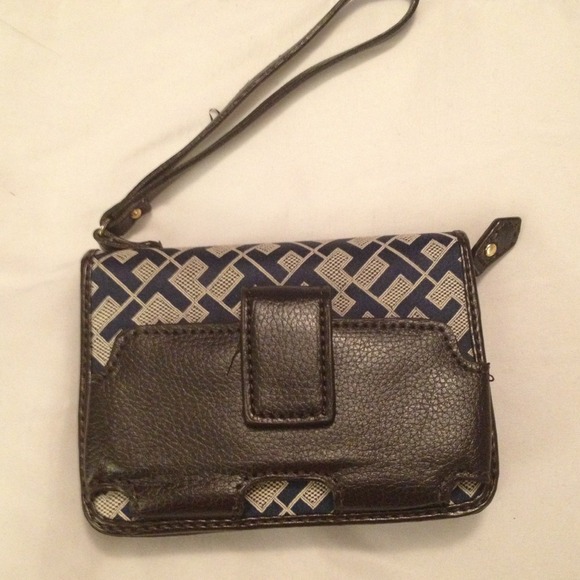 Tommy Hillfiger cell phone/wallet carrier! - Picture 2 of 3
