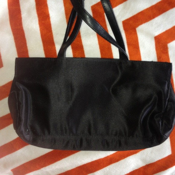 VS Soft-bodied Lace Purse - Picture 4 of 4