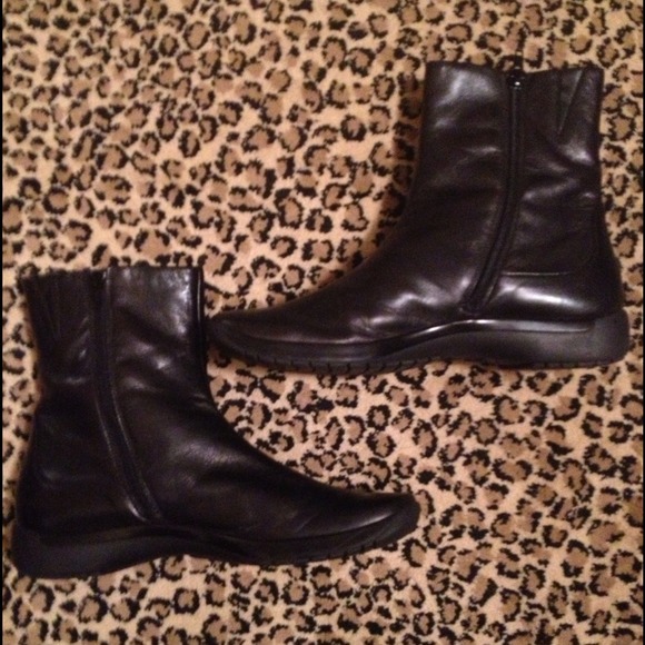 **SOLD in Bundle*** Paul Green Black Leather Boots