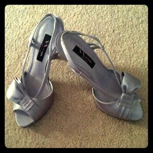 NWOT Nina New York Silver Sandal