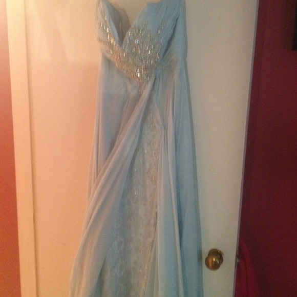 Light blue stunning prom dress