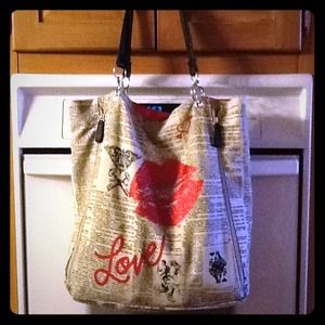 RESERVED! 💋Love purse💋