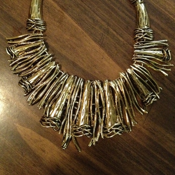 Given as gift in buy one get one free promotion!!