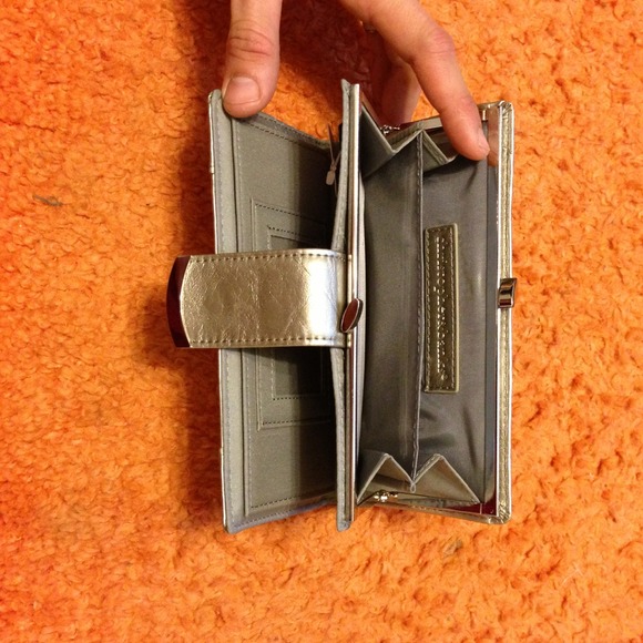 Wallet - Picture 3 of 4