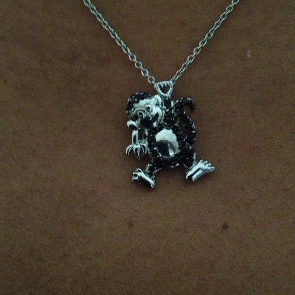 🙊Black diamond accented pendant🙊