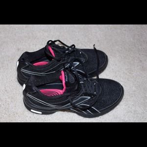 Tennis Shoes...Reebok Easytone