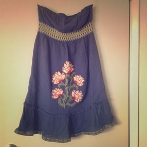 Cute embroidered strapless dress