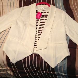 🎀Very chic white "backless" blazer!✨