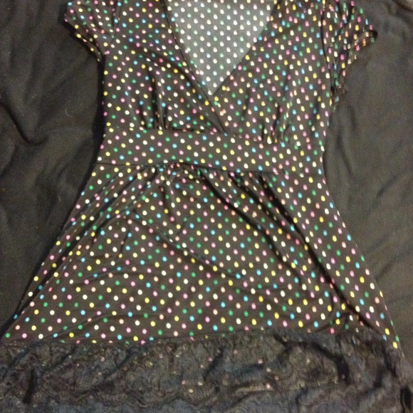 Polka Dot Top! Cute! Looks New! Size Medium!