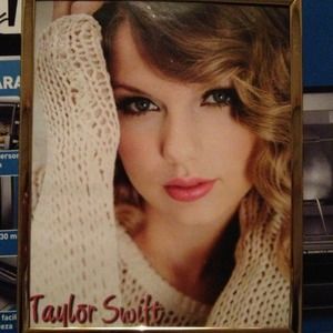 8x10 Tay swift picture