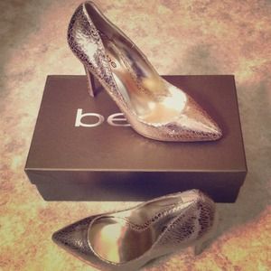 New BEBE crackled gold pointy toe pumps