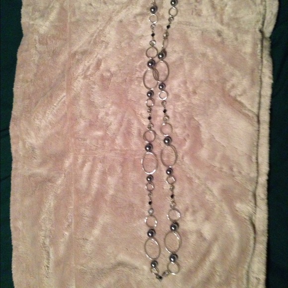 Lia Sophia long necklace 🌟 **final reduction**🌟