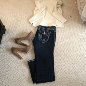 ON HOLD📍True Religion Jeans