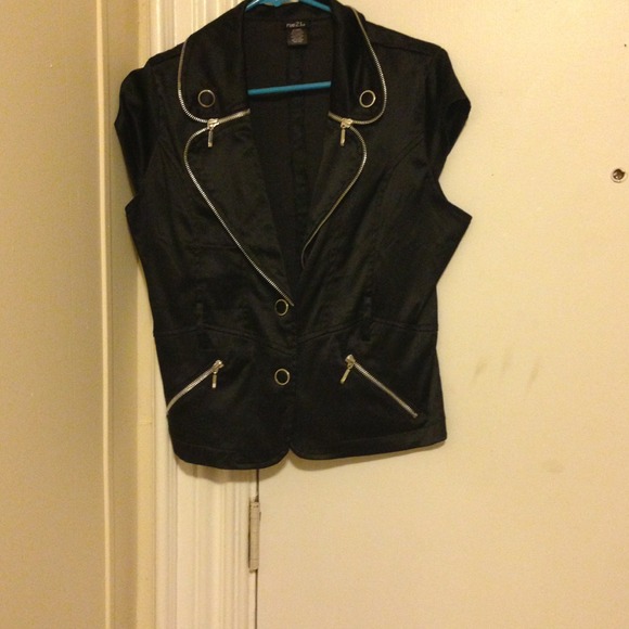 Black blazer!!