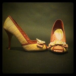 Peep-Toe Gingham PinUp Heels, by Chinese Laundry