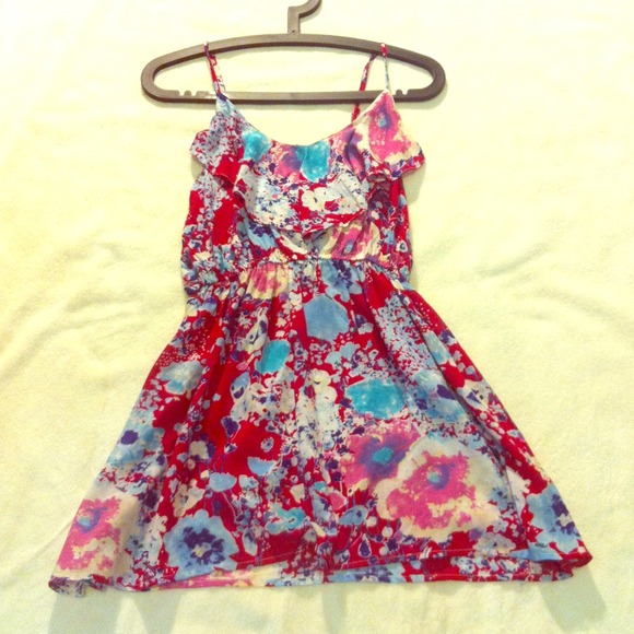 Red, blue white floral tunic tank top super cute!!